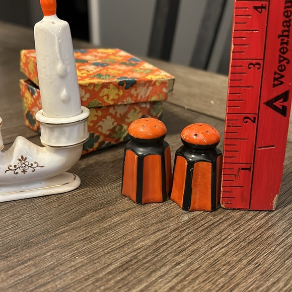 Vintage salt & pepper shakers made in Japan candelabra with box & orange black - Picture 10 of 11